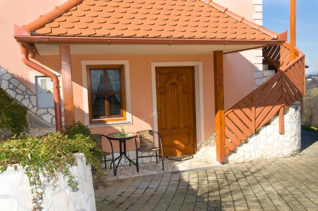 Planinca -Hisa Z Razgledom Apartamento Smarje pri Jelsah Exterior foto